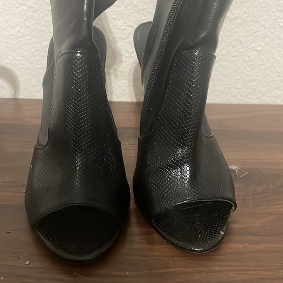 bebe Jessamyn Open Toe Bootie Heels Size 6 - Picture 5 of 8